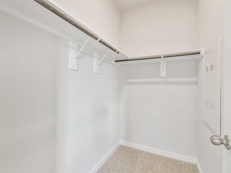 Spacious, unfurnished interior of a new home in Spring Branch Crossing, Conroe (Image 31).