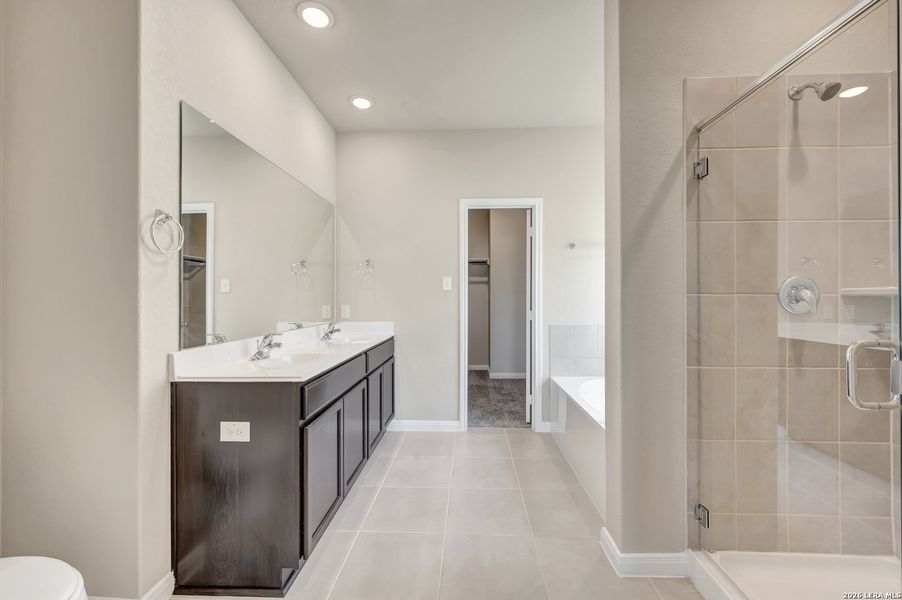 Furnished interior view inside a new home in Park Place, New Braunfels (Image 27).