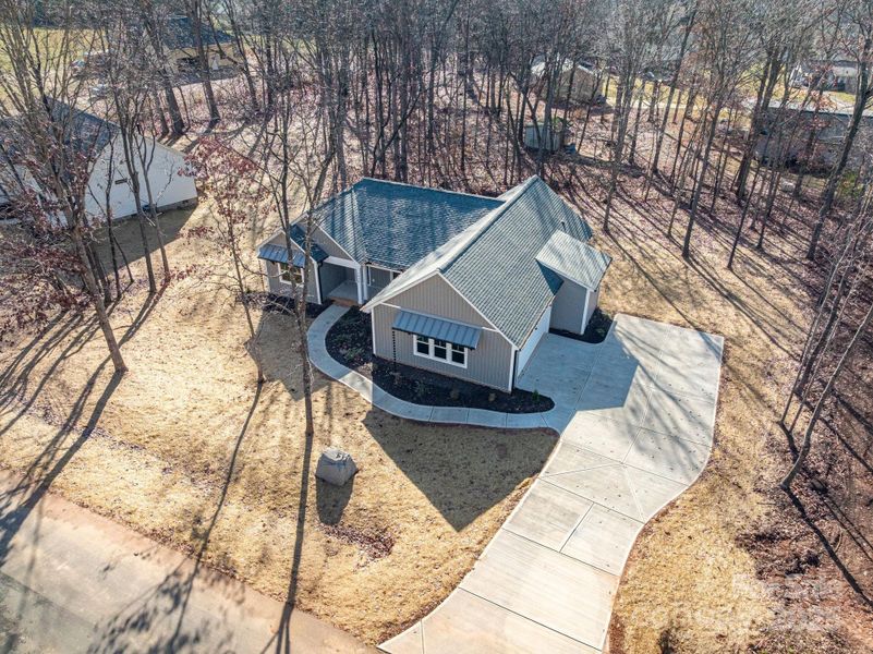 Image 40 of a home in .