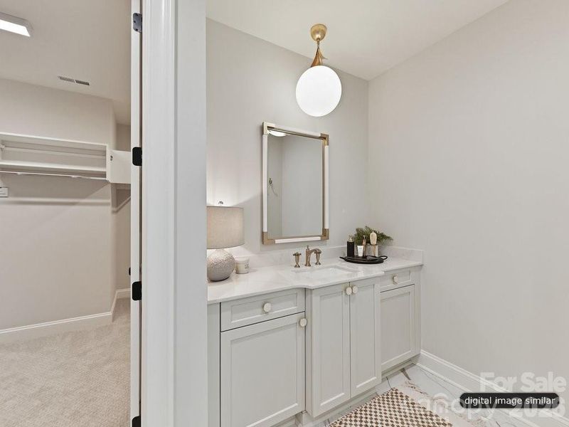 Dual Vanities : 1 on each side of bathroom