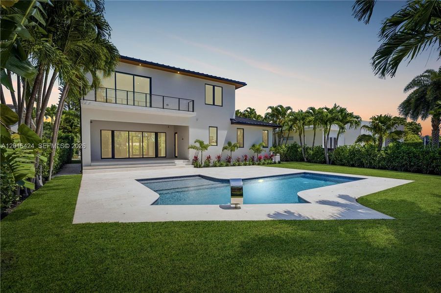 Exterior details and patio area of a home in , North Miami (Image 28).
