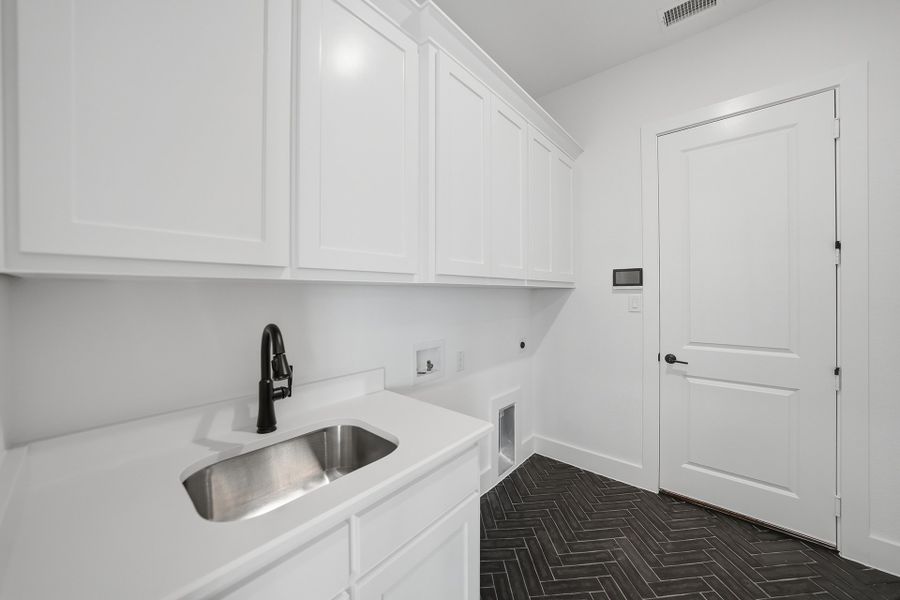 Furnished interior view inside a new home in Park Place - 80' Lots, Prosper (Image 17). Furnished interior view inside a new home in Park Place - 80' Lots, Prosper (Image 17).