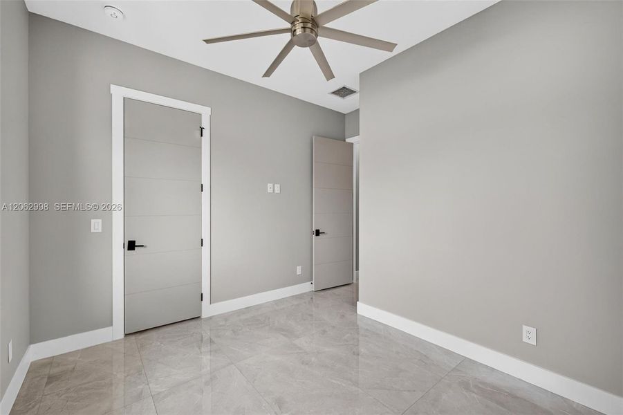 Spacious, unfurnished interior of a new home in , Fort Lauderdale (Image 24).