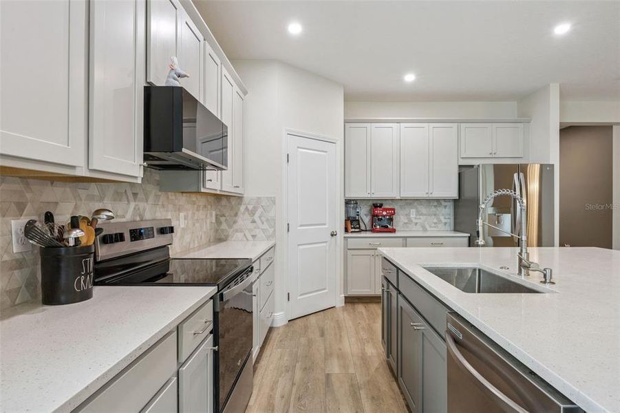 Furnished interior view inside a new home in , Minneola (Image 11).