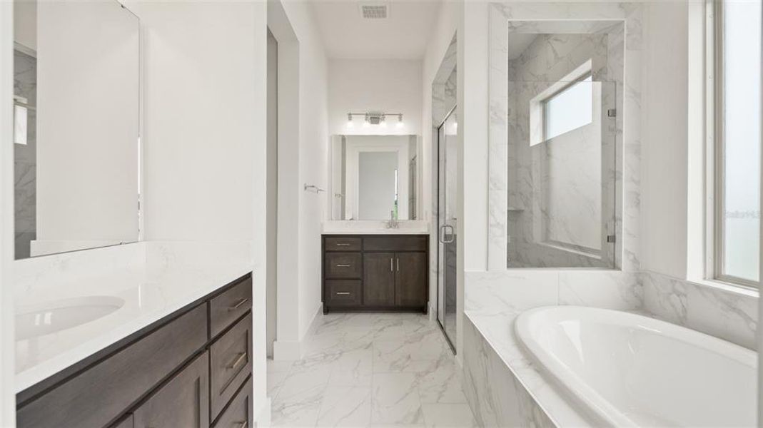 Image 19 of a home in Mandarin Grove.