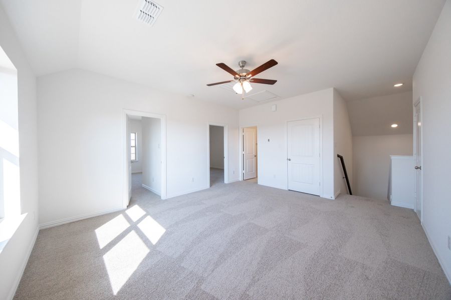 Spacious, unfurnished interior of a new home in Verandah, Royse City (Image 25). Spacious, unfurnished interior of a new home in Verandah, Royse City (Image 25).