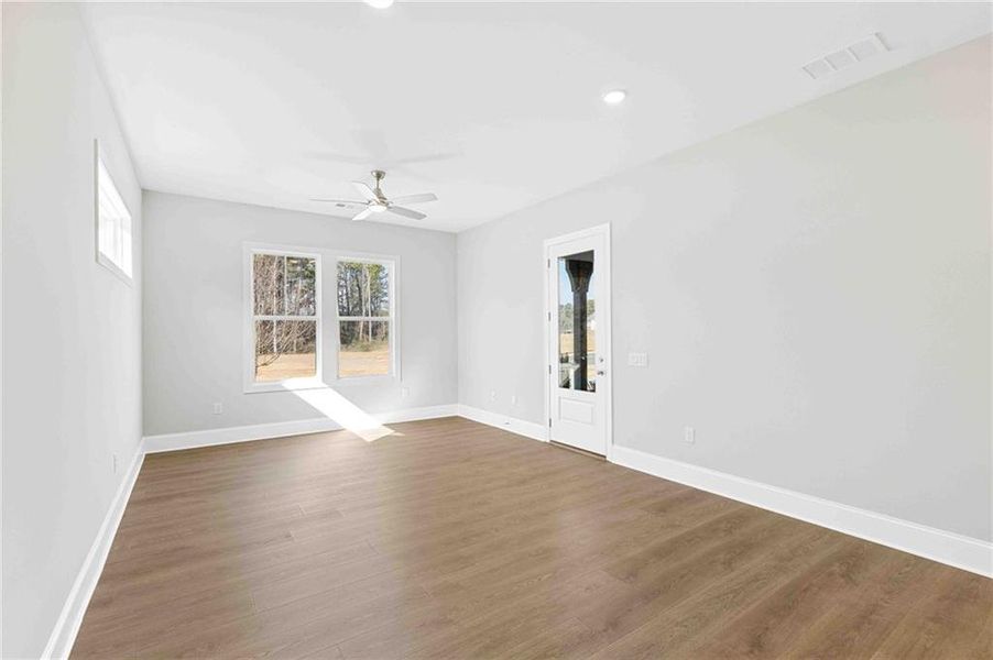 Spacious, unfurnished interior of a new home in Ashbury Commons, Powder Springs (Image 25).