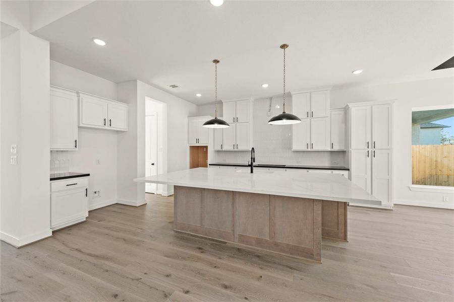 Representative image. Features, specifications, selections and colors may vary. Representative image. Features, specifications, selections and colors may vary.