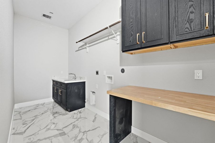 Furnished interior view inside a new home in , Conroe (Image 8).