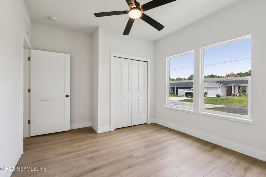 Spacious, unfurnished interior of a new home in , Jacksonville (Image 19).