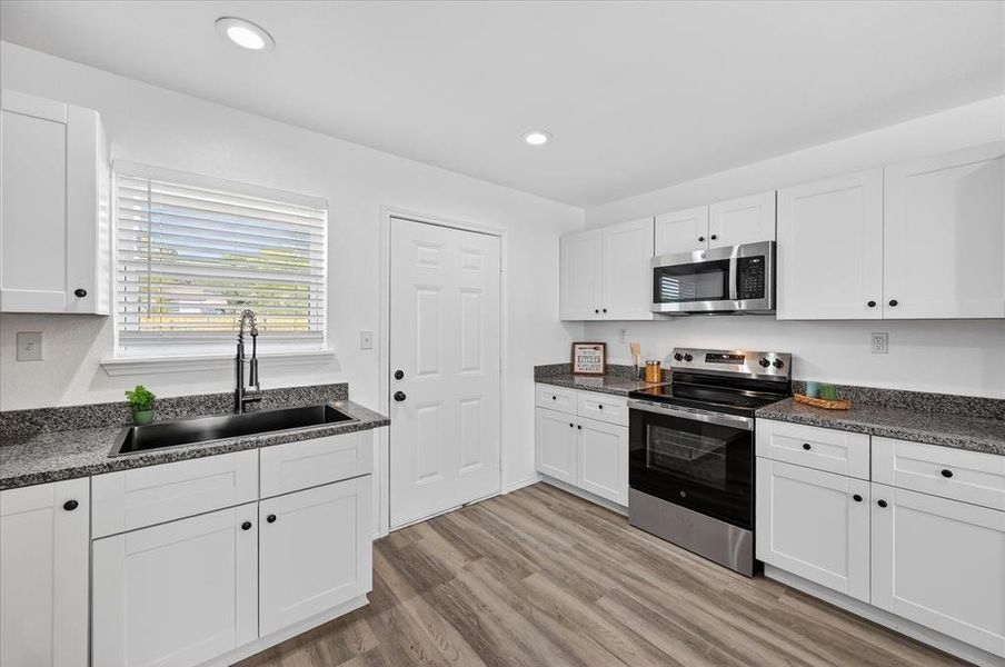 Furnished interior view inside a new home in , Kennedale (Image 6).