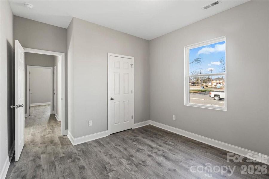 Spacious, unfurnished interior of a new home in , Shelby (Image 22).