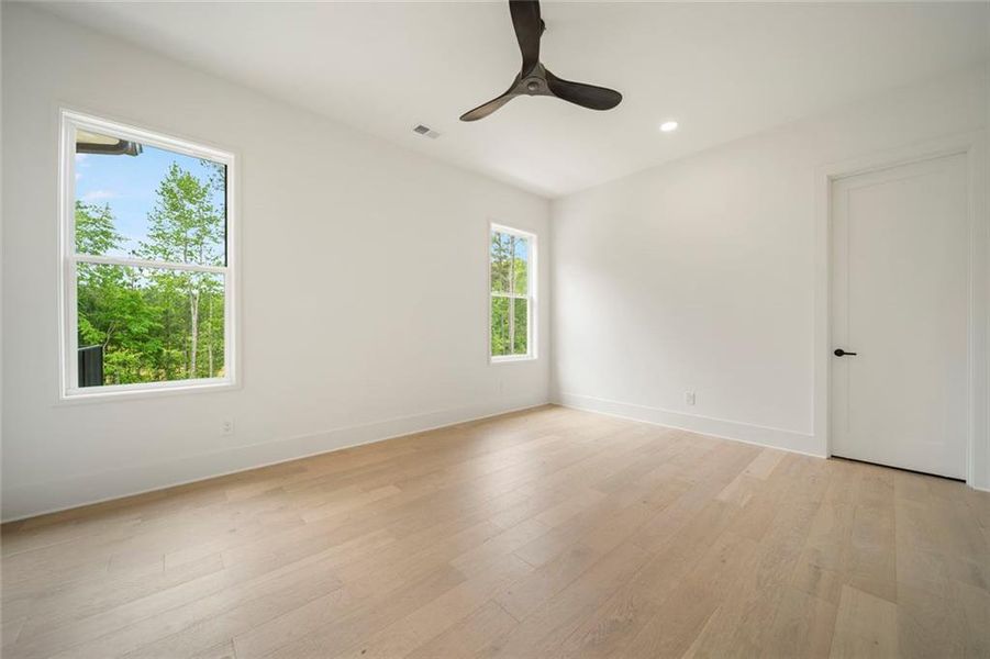 Spacious, unfurnished interior of a new home in , Lawrenceville (Image 22).