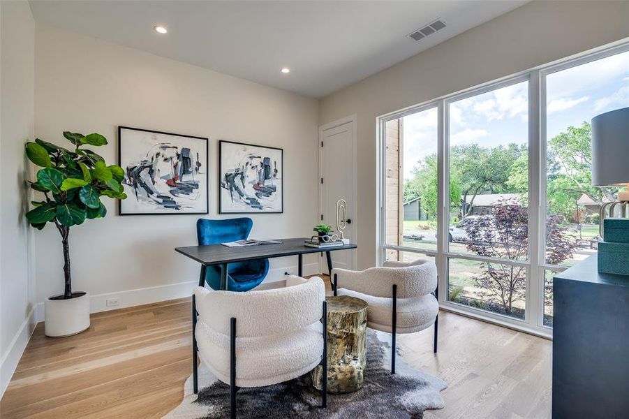 Furnished interior view inside a new home in , Richardson (Image 7).