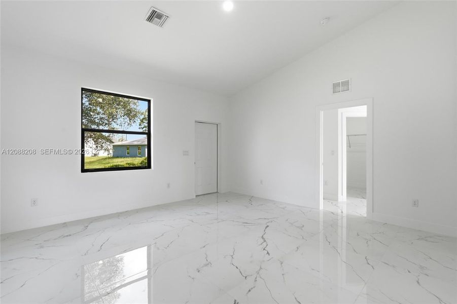 Spacious, unfurnished interior of a new home in , Labelle (Image 8).