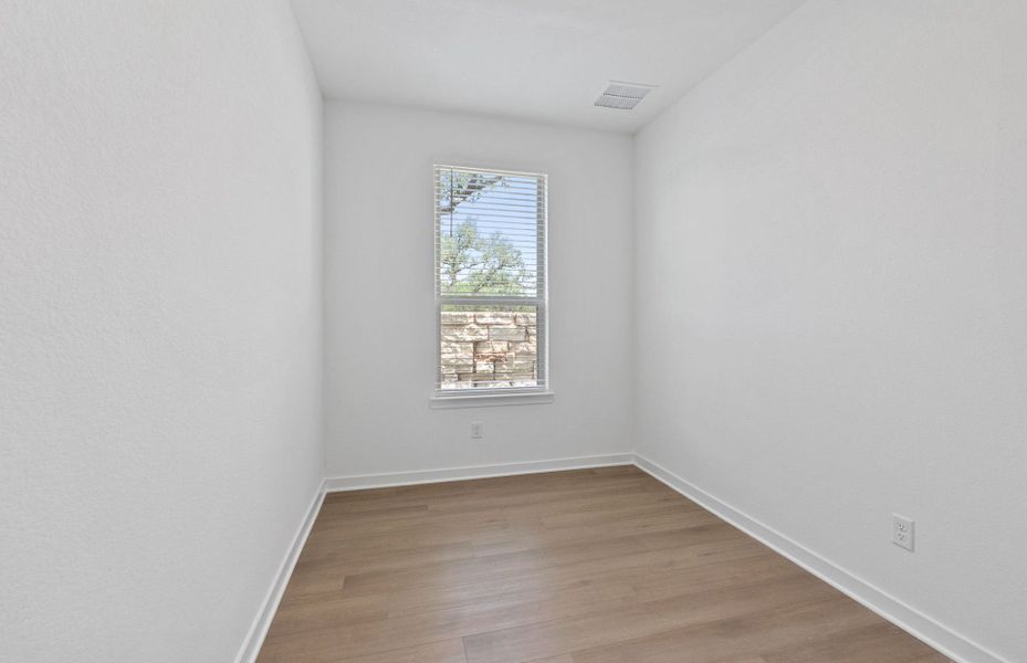 Spacious, unfurnished interior of a new home in Wolf Ranch, Georgetown (Image 18).