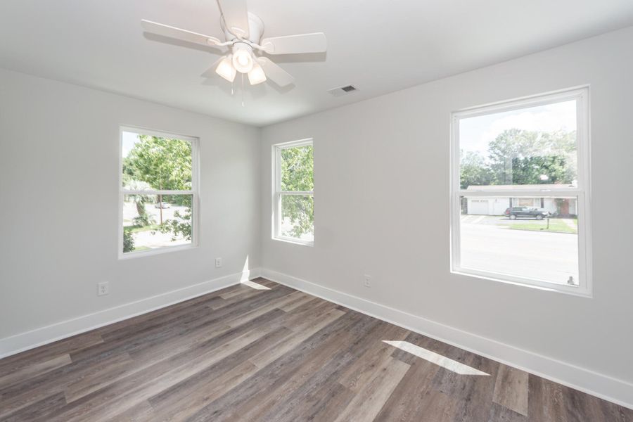 Spacious, unfurnished interior of a new home in , Hanahan (Image 28).