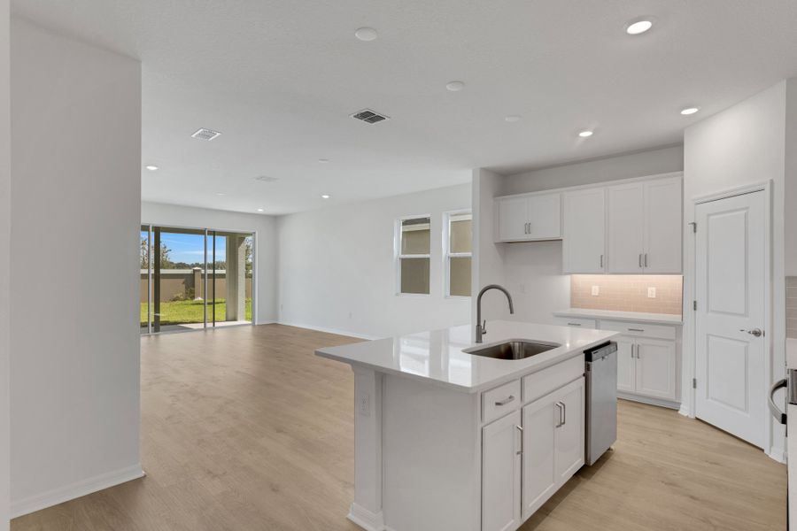 4br New Home in Parrish, FL.  - Slide 4