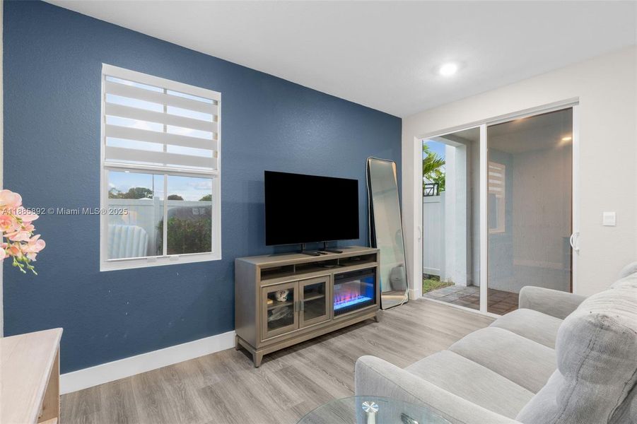 Furnished interior view inside a new home in , Pembroke Pines (Image 14).