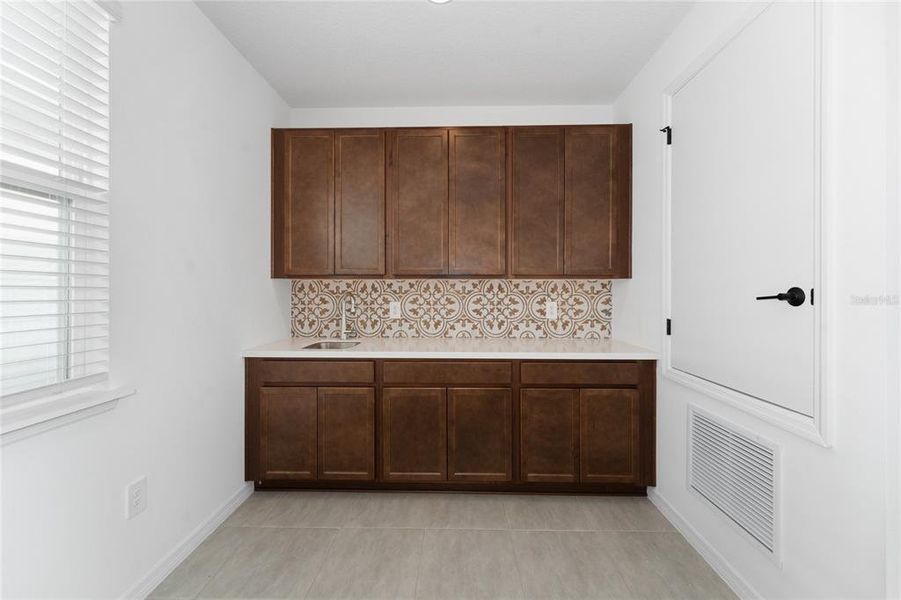 Furnished interior view inside a new home in , Winter Garden (Image 12).