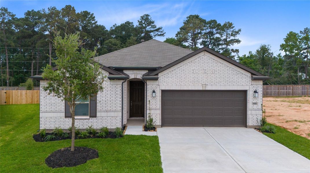 Don’t miss out on the opportunity to make 4805 Seven Oaks Lane yours! Call today to schedule your private showing. Don’t miss out on the opportunity to make 4805 Seven Oaks Lane yours! Call today to schedule your private showing.