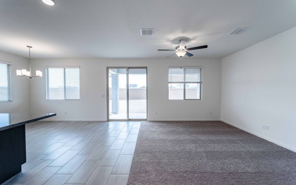 Spacious, unfurnished interior of a new home in Rancho Mirage, Maricopa (Image 20).