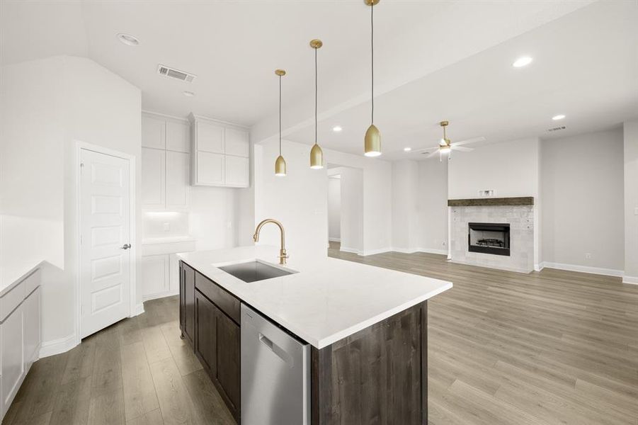 517 Geyser- Kitchen-4 517 Geyser- Kitchen-4