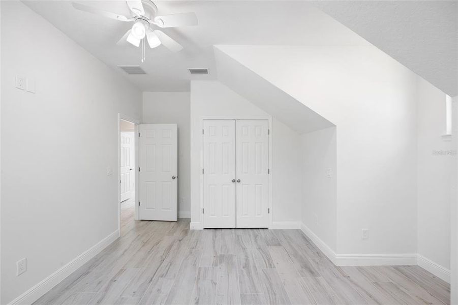 Spacious, unfurnished interior of a new home in , Plant City (Image 14).