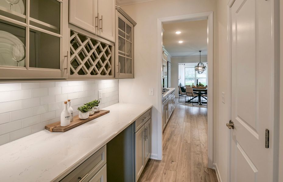 Continental Butler's Pantry