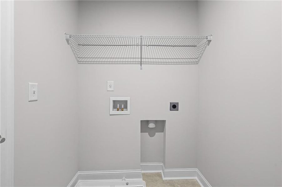 Spacious, unfurnished interior of a new home in Overland, Locust Grove (Image 31).
