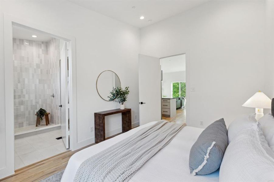 Furnished interior view inside a new home in , Dallas (Image 11).