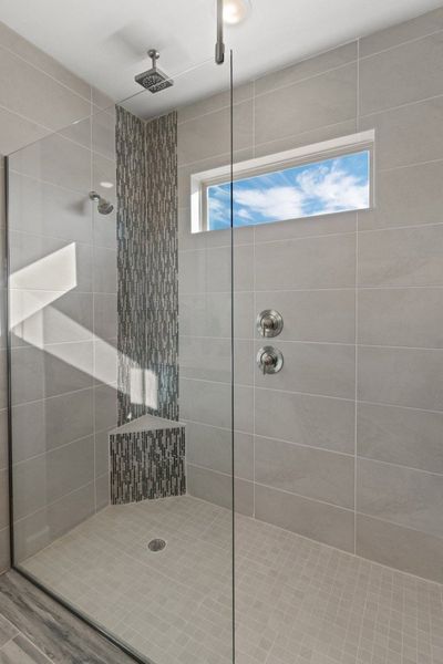 Representative interior finishes for a home built from the Valencia by Hakes Brothers in Hillside Park, El Paso (Image 18).