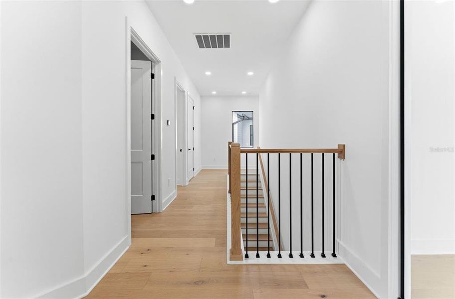 Spacious, unfurnished interior of a new home in , Tampa (Image 57).