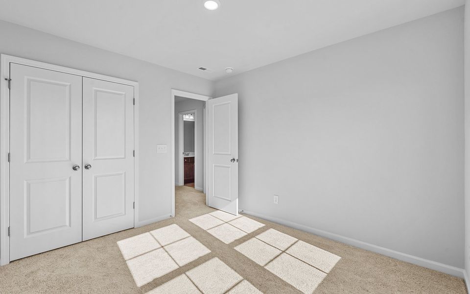 Spacious, unfurnished interior of a new home in Hanes Lake, Winston-Salem (Image 28).