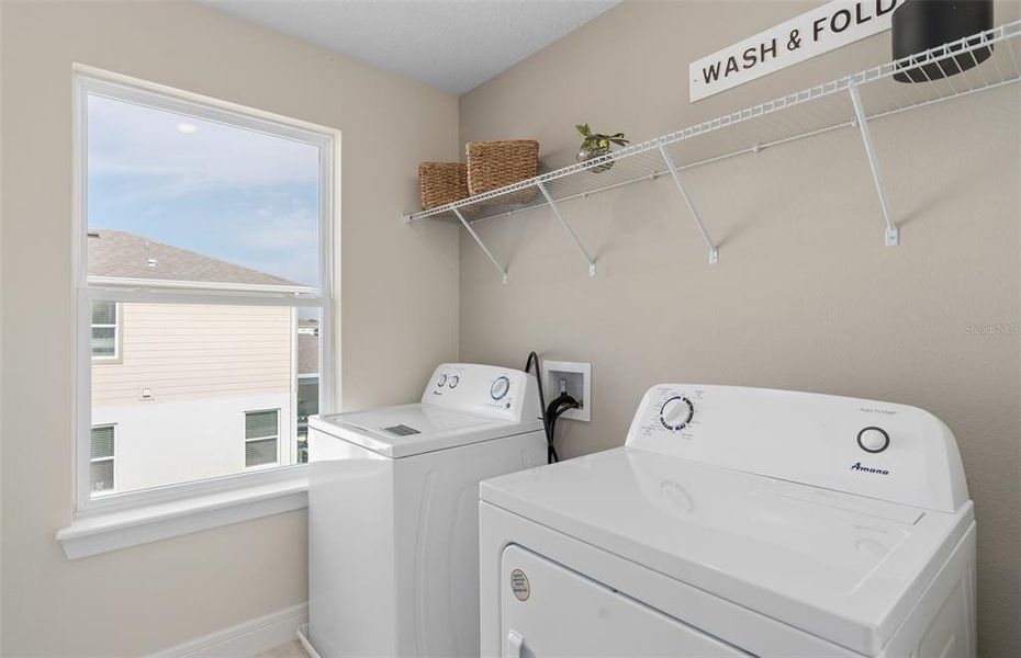 Close-up of interior finishes inside a home in Tohoqua, Kissimmee (Image 19).