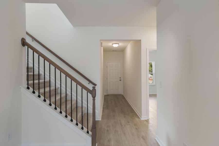 Spacious, unfurnished interior of a new home in Hampshire Hills, Columbia (Image 23).