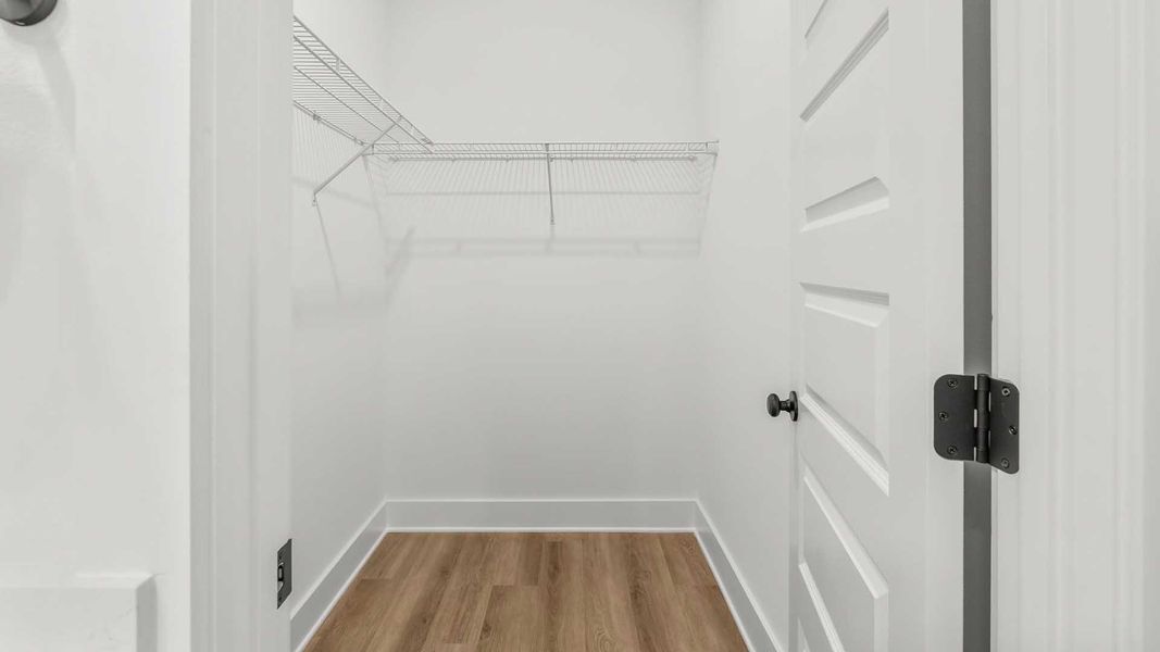 Spacious, unfurnished interior of a new home in Colonial East, Panama City Beach (Image 19). Spacious, unfurnished interior of a new home in Colonial East, Panama City Beach (Image 19).