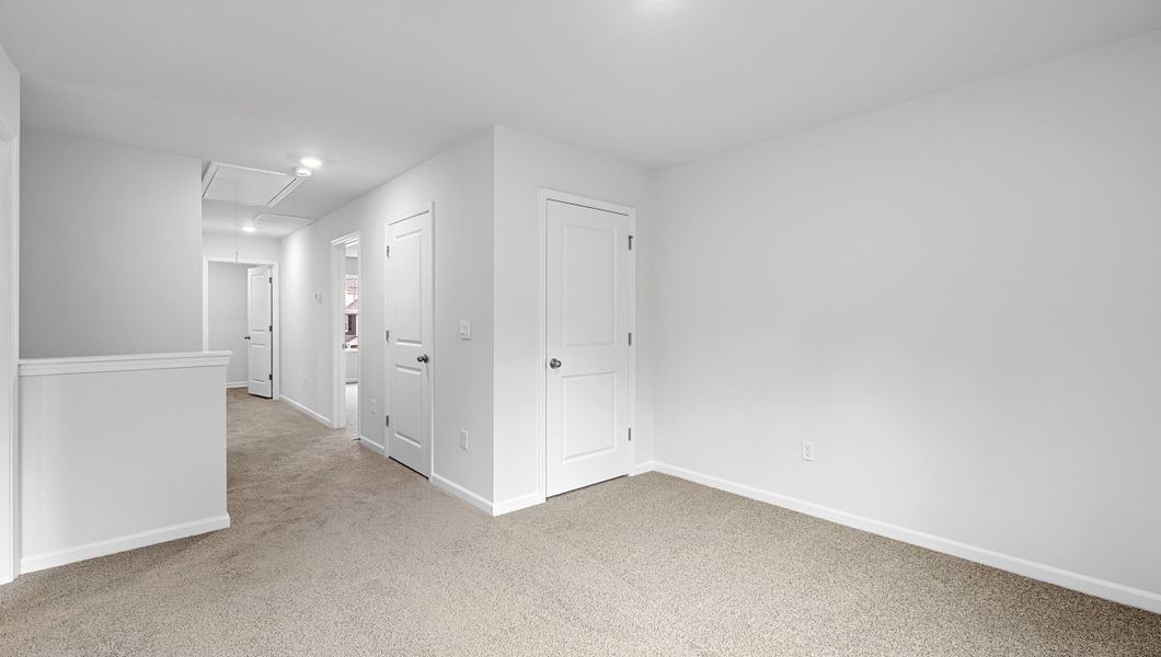 Spacious, unfurnished interior of a new home in Woodglen, Piedmont (Image 21).