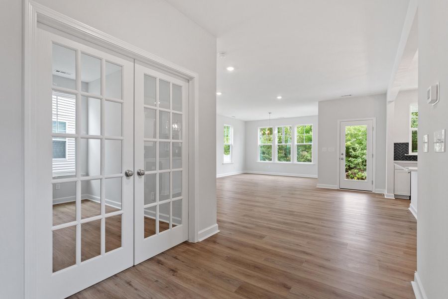 Spacious, unfurnished interior of a new home in , Summerville (Image 16).