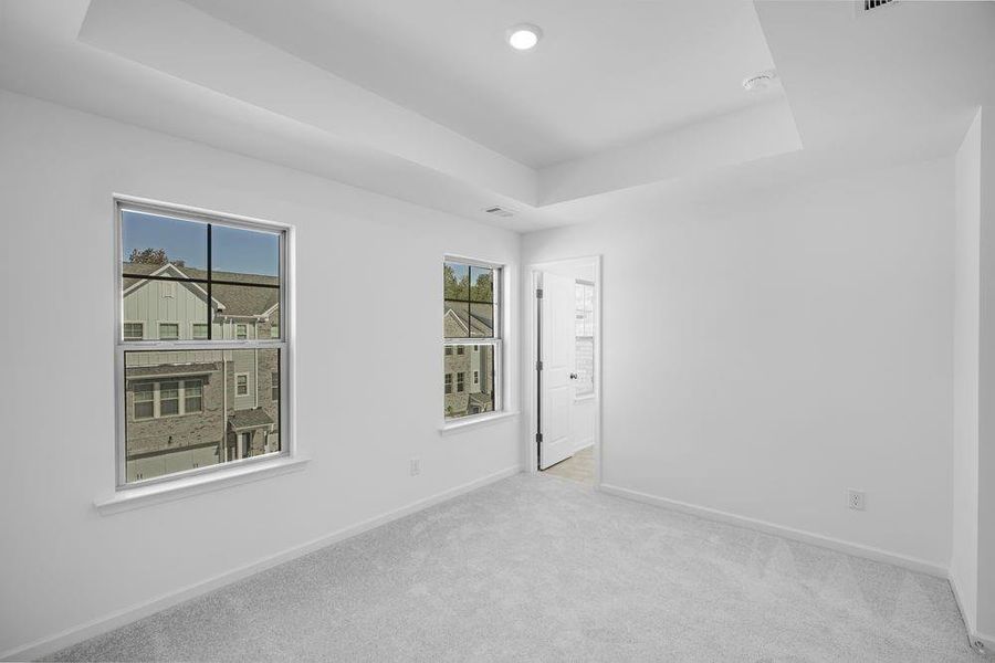 Spacious, unfurnished interior of a new home in Hampton Trace, Marietta (Image 16).