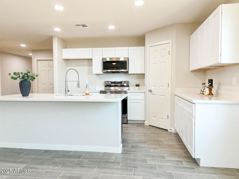 15438 Overfield-11 15438 Overfield-11