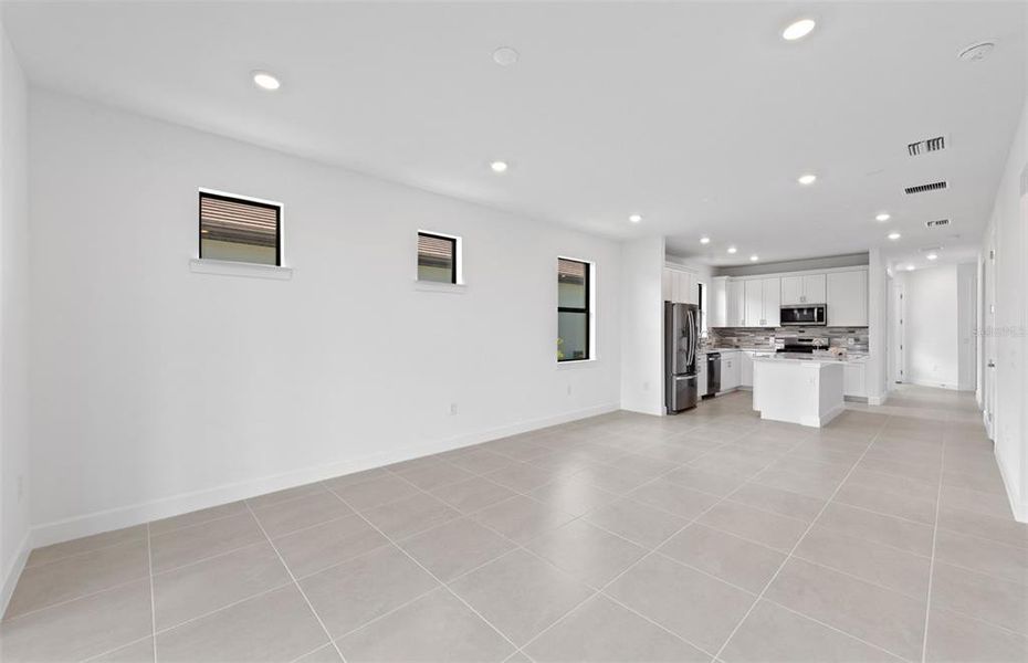 Spacious, unfurnished interior of a new home in Talon Preserve on Palmer Ranch, Nokomis (Image 13). Spacious, unfurnished interior of a new home in Talon Preserve on Palmer Ranch, Nokomis (Image 13).