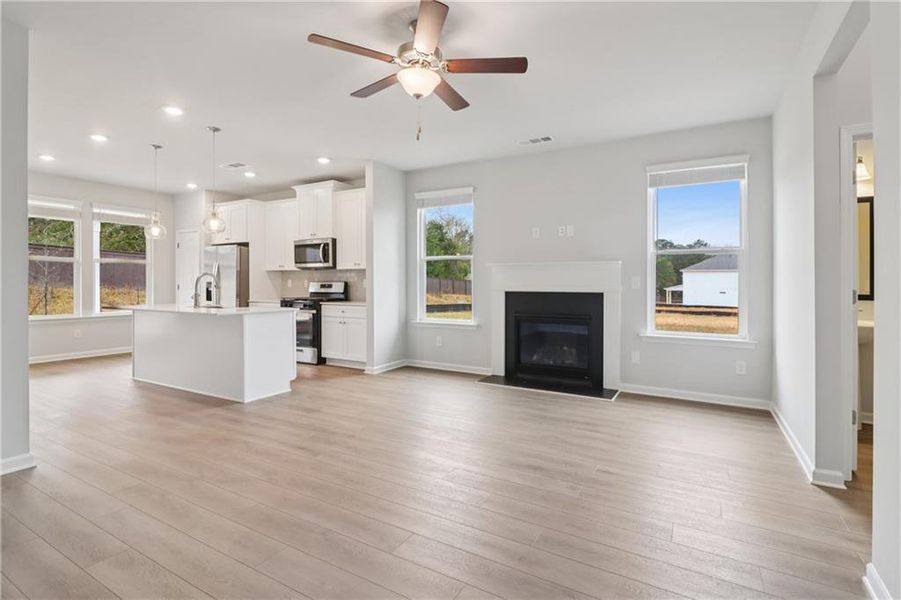 Spacious, unfurnished interior of a new home in Abbotts Crossing, Conyers (Image 22).