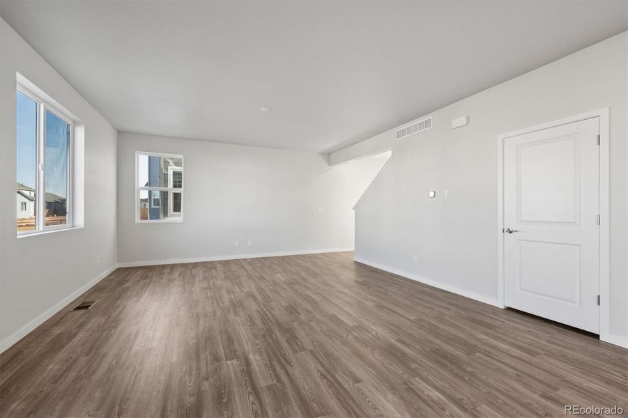 Spacious, unfurnished interior of a new home in Farmlore, Brighton (Image 15).