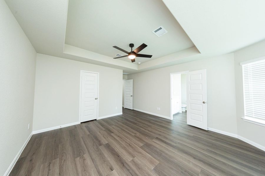 Spacious, unfurnished interior of a new home in Ridgeland Hills, Willis (Image 13).