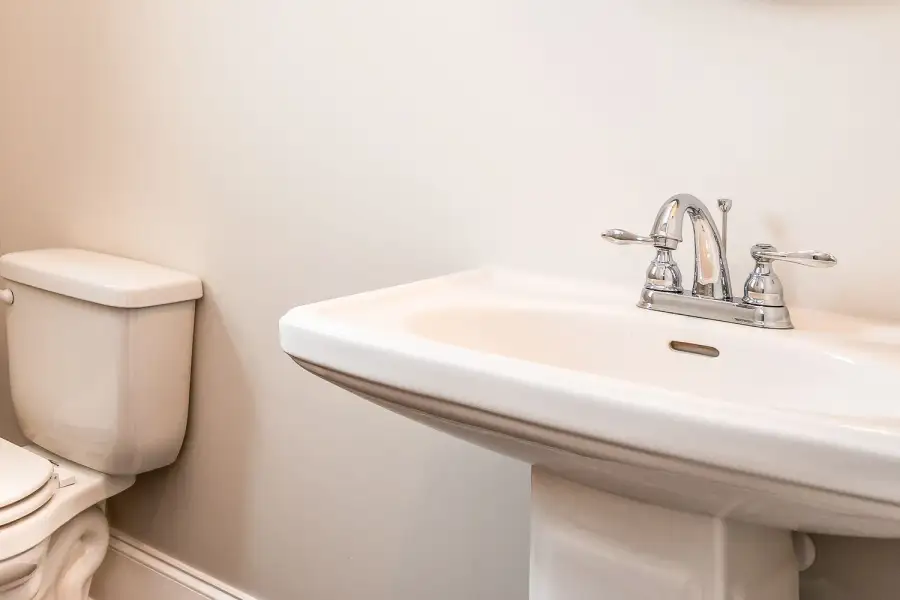Representative interior finishes for a home built from the St. Andrews with 3rd Floor Retreat by Greybrook Homes in Shepherds Trace, Clover (Image 18).