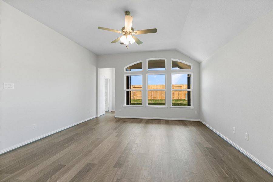 Spacious, unfurnished interior of a new home in Oakwood Estates, Waller (Image 21).