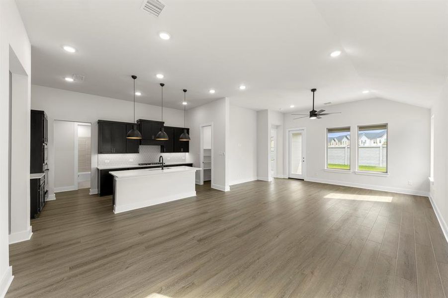 10. 2712 Andorra - Dining (2) 10. 2712 Andorra - Dining (2)