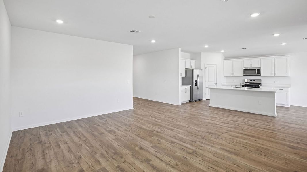 Spacious, unfurnished interior of a new home in Prairie Lakes, Buda (Image 19).