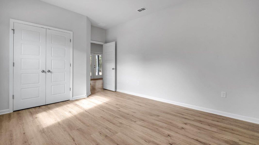 Spacious, unfurnished interior of a new home in Greystone, Crawfordville (Image 28).